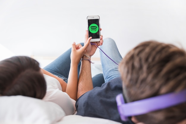 Cómo escuchar Spotify en el Apple Watch sin conexión