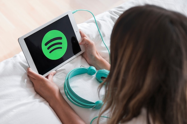 ¡Adiós a las canciones truncadas! Descubre cómo descargar tus listas de Spotify y disfrutar de la música sin interrupciones