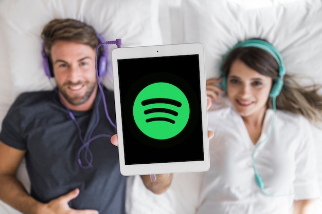 ¡Dile adiós a las restricciones de Spotify en tu iPhone! Descubre cómo desbloquear todas las canciones y disfrutar de la música sin límites (y sin gastar un centavo)